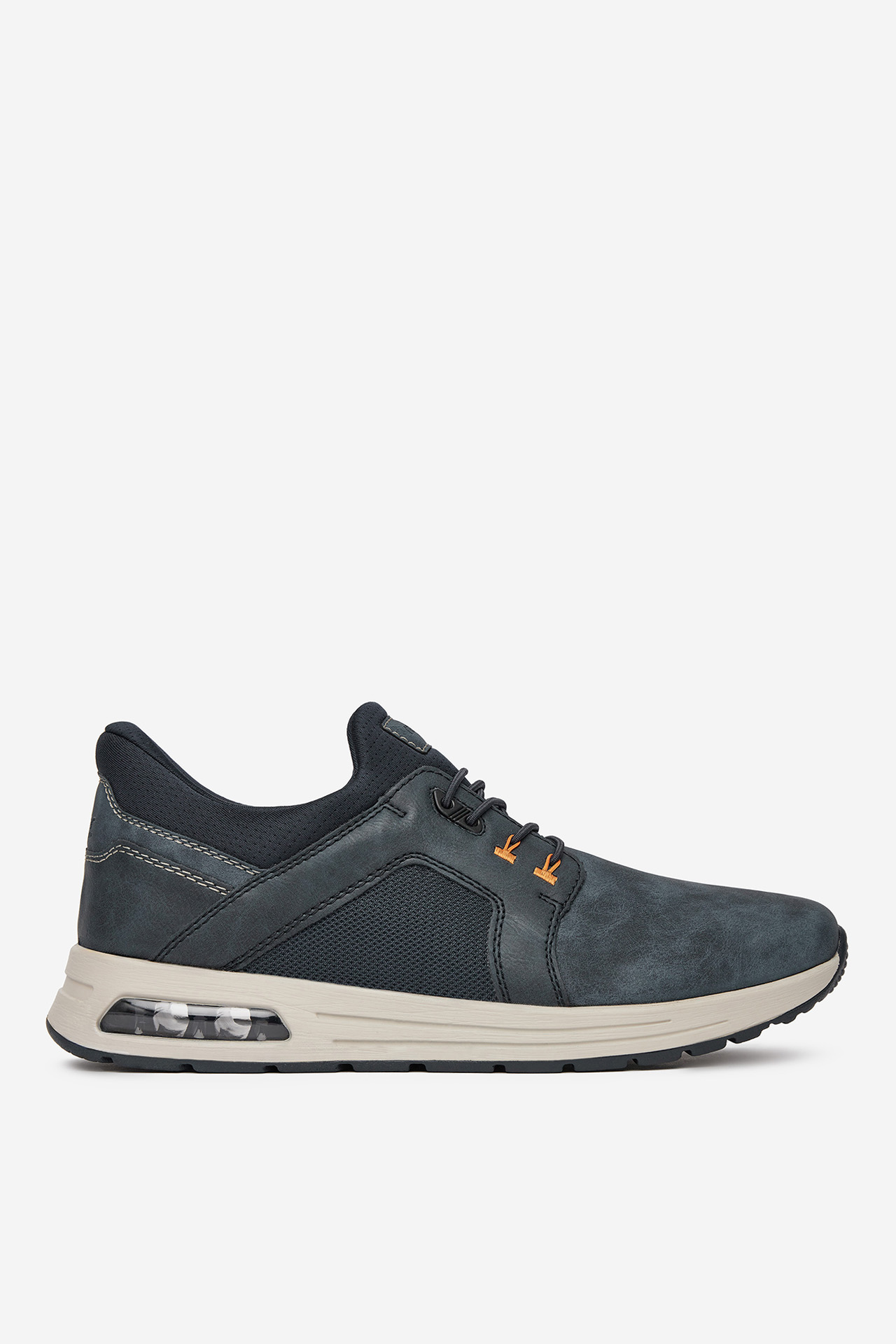 Sneakersy