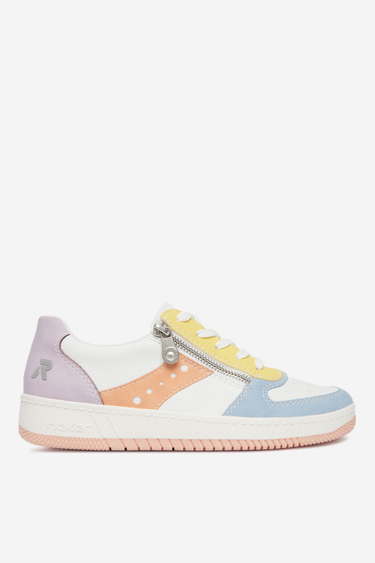 Sneakersy