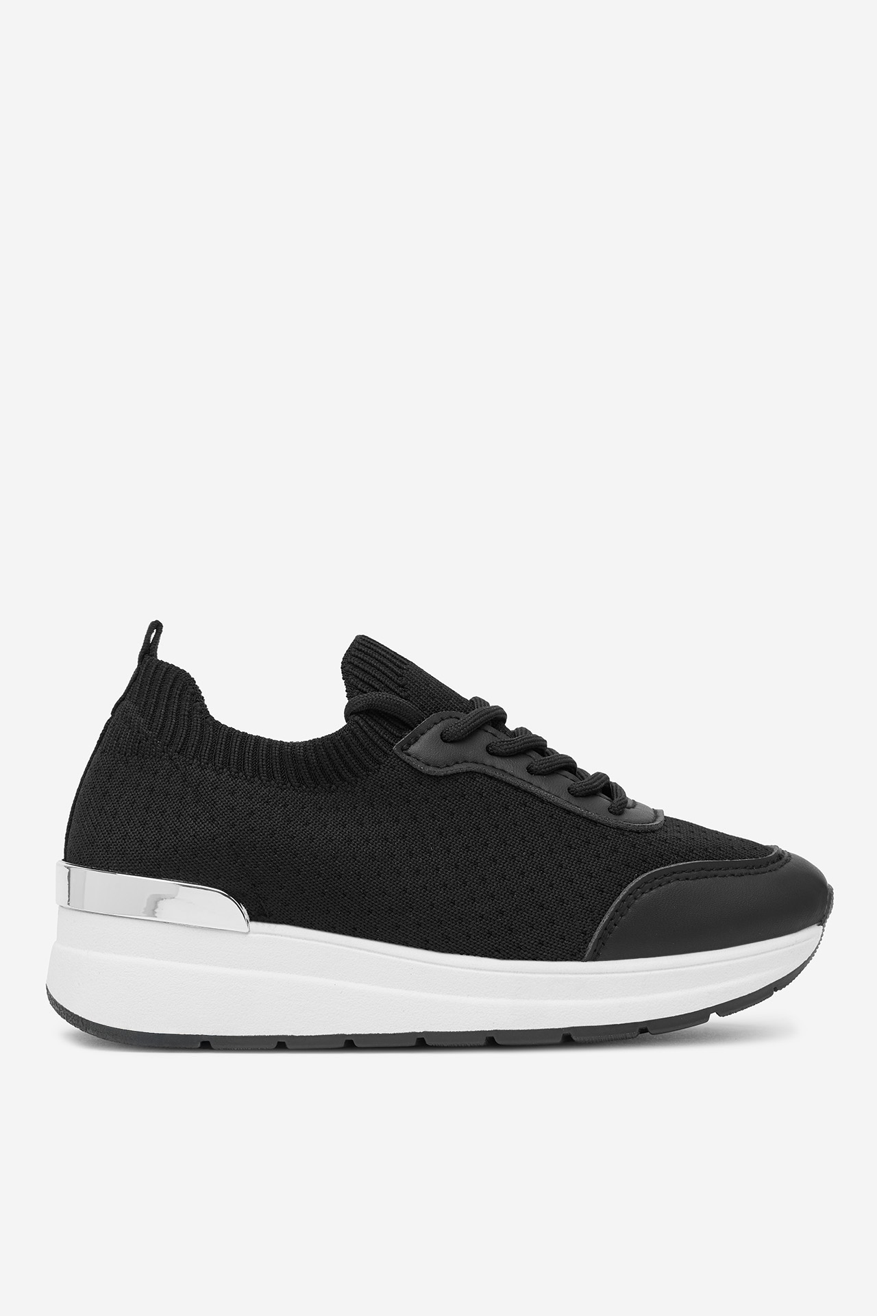 Sneakersy