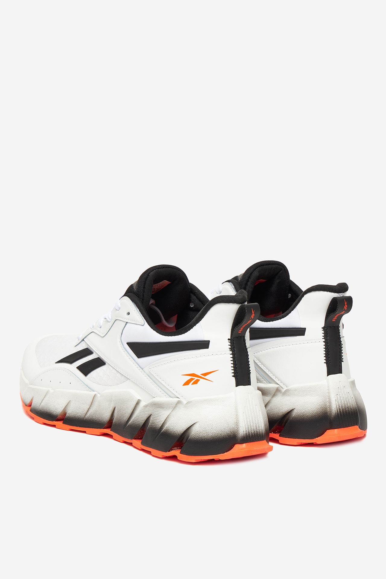 Sneakersy