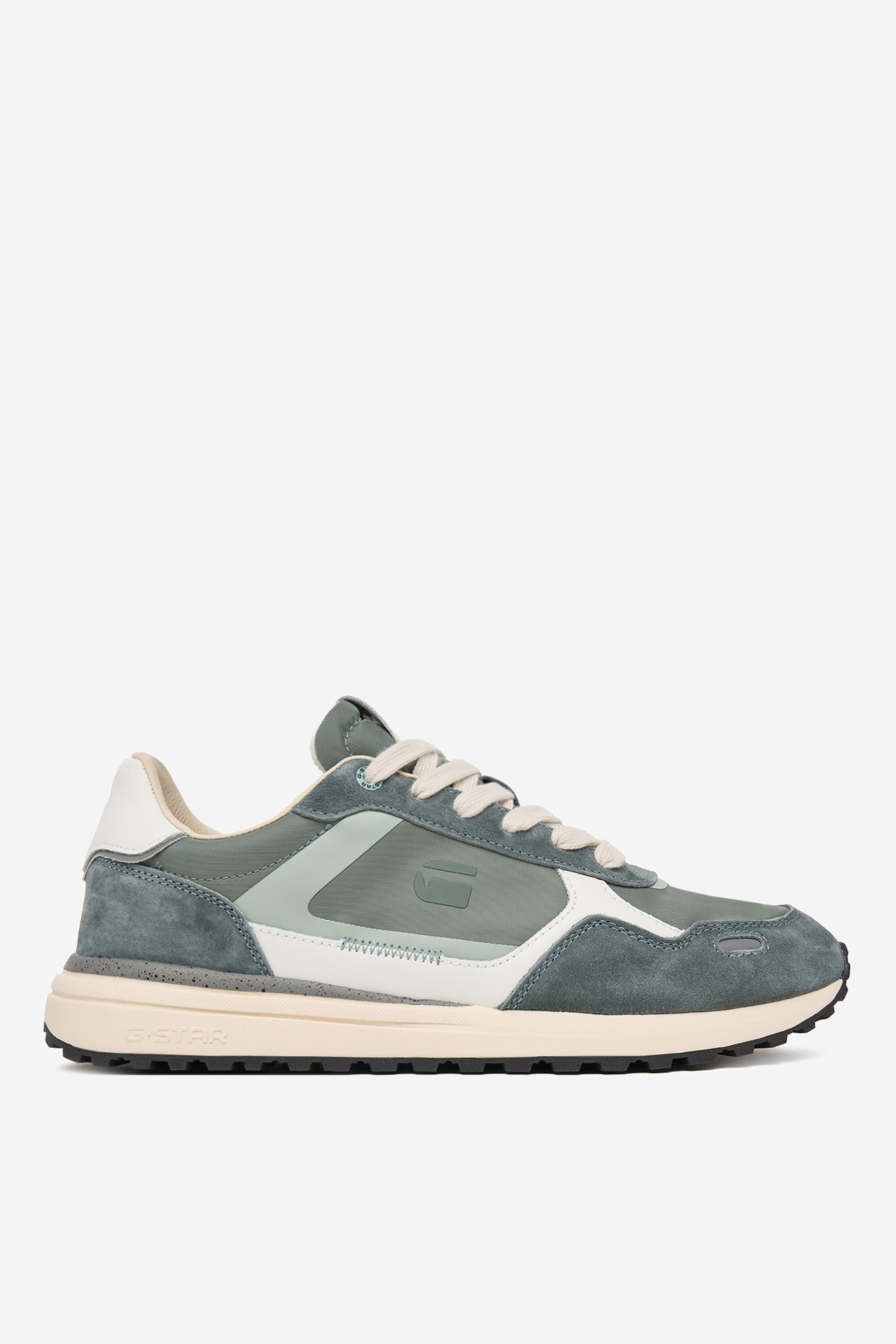 Sneakersy