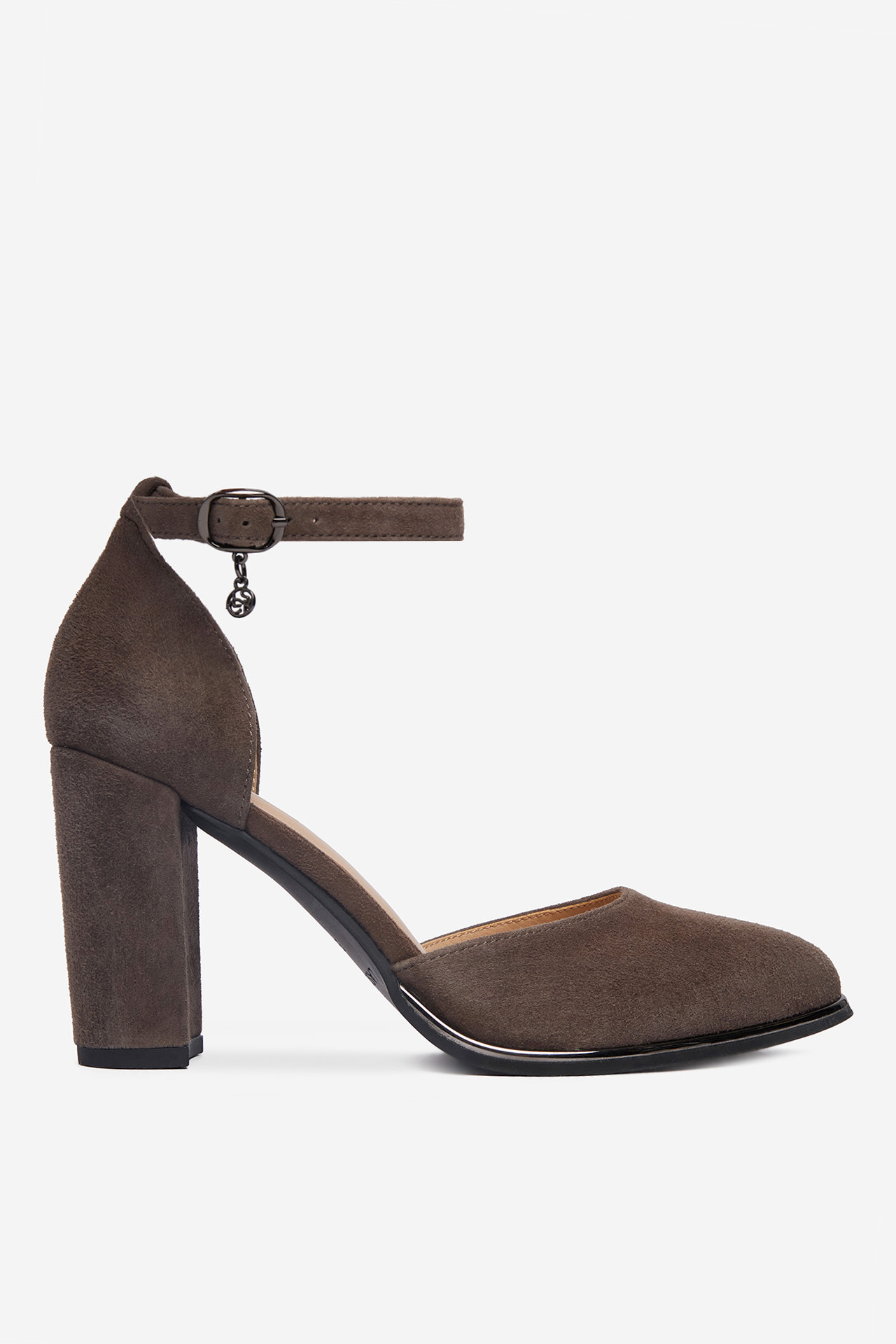 Pantofi cu toc