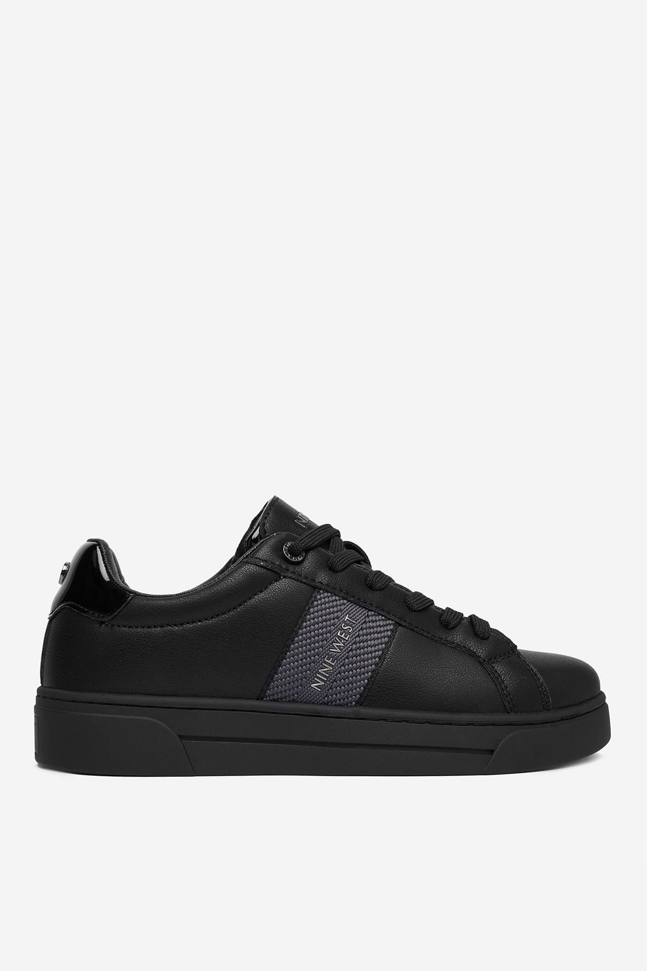 Sneakersy
